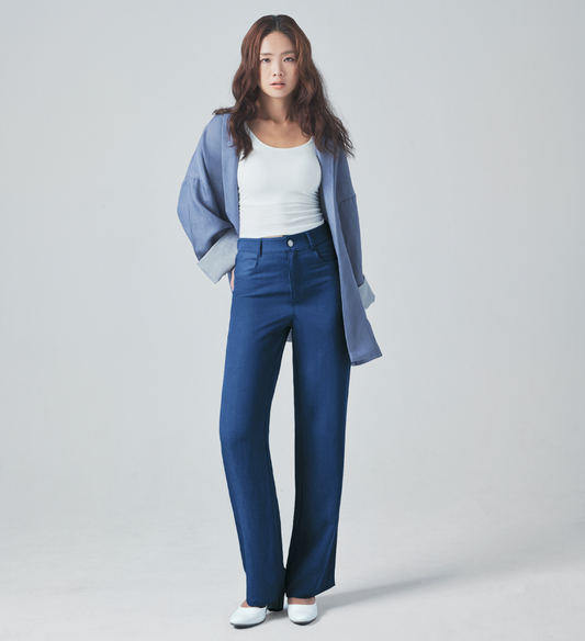 女性直筒牛仔褲